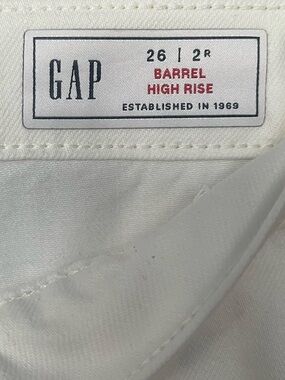 GAP BARREL JEANS SIZE 26 REGULAR EUC